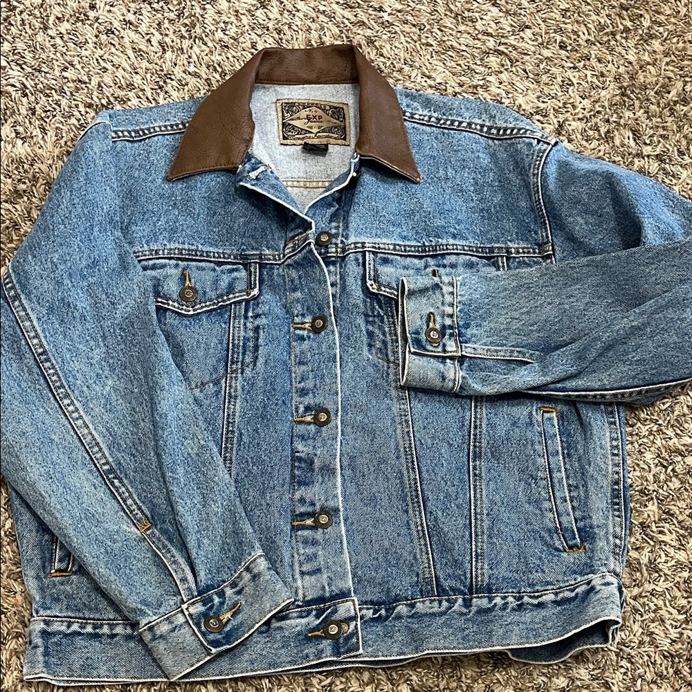 Women’s Vintage Denim Jacket with Leather Collar